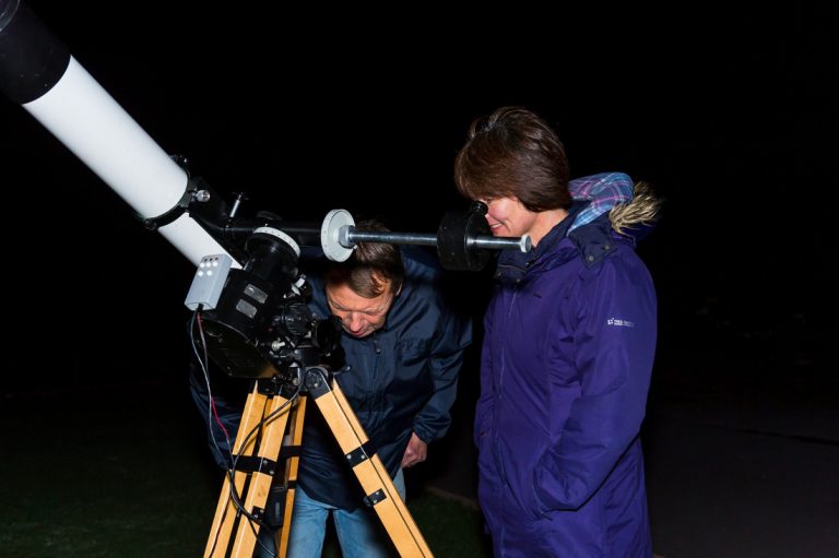 stargazing telescope for beginners
